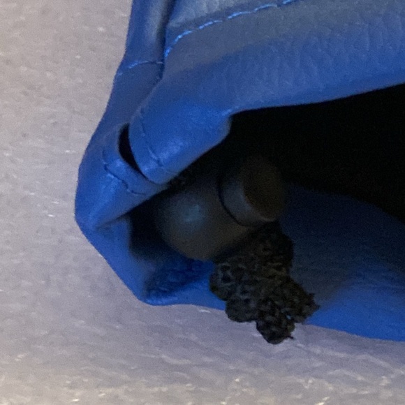 NWOT - Naväge Blue Faux Leather Black Drawstring Travel Bag - Picture 3 of 6